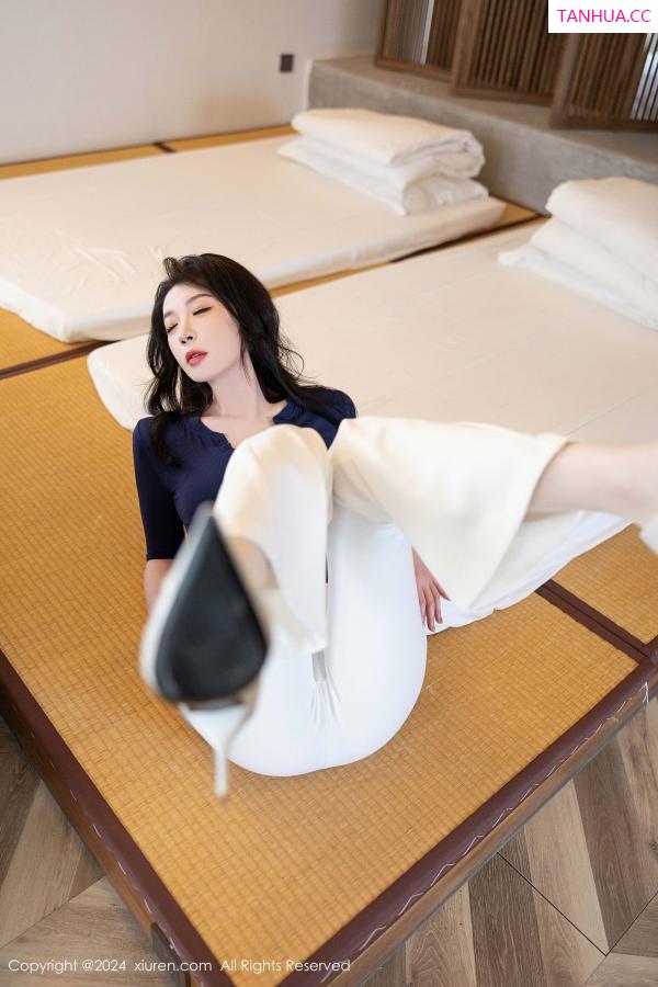 梦心玥  [XiuRen]高清写真图 2024.10.28 No.9355 梦心玥 丝袜美腿第20张图片